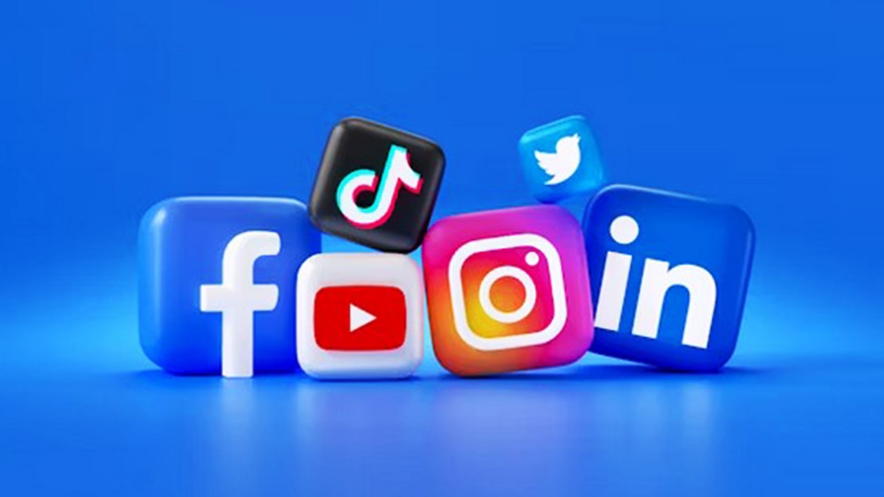Social media strategy on digital devices