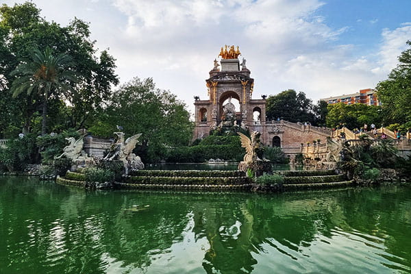 Visitors relaxing in Parc de la Ciutadella, Barcelona